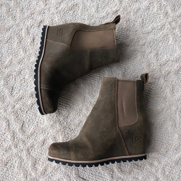 pax ugg boot